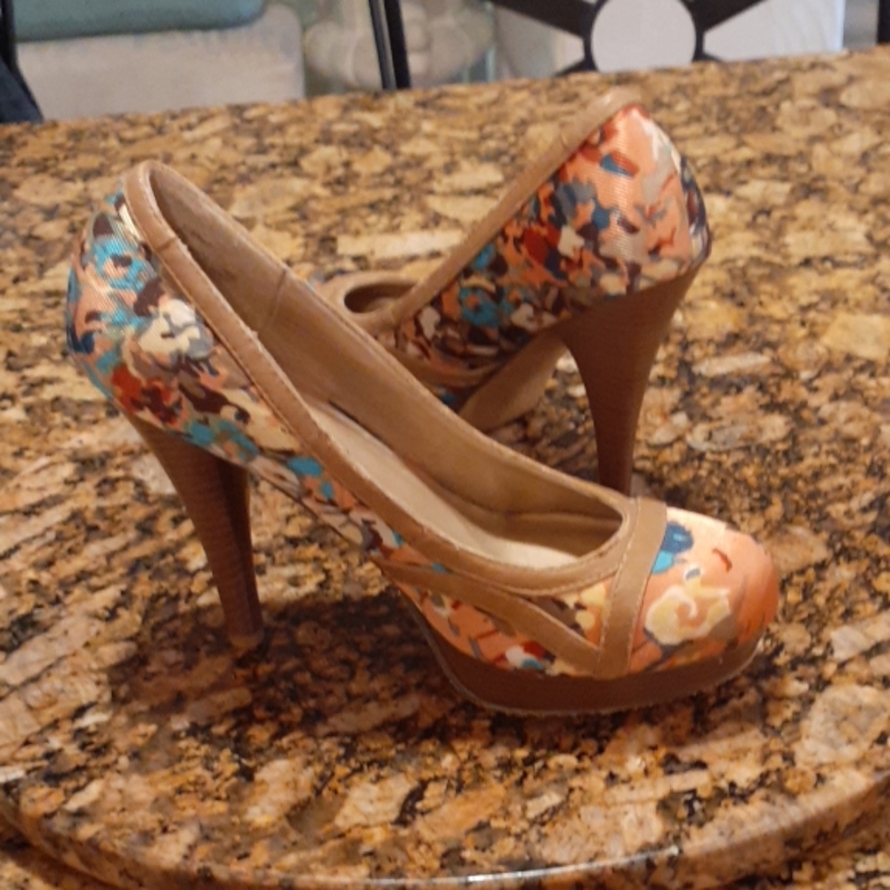 Madden Girl flower printed pumps